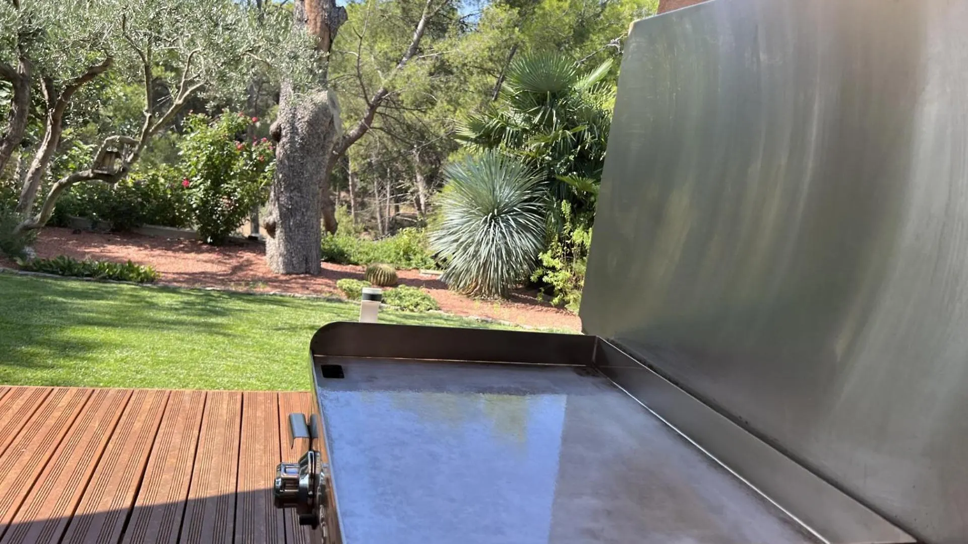 Maison Provencale De 130M Jardin Arbore Rognac 0*,